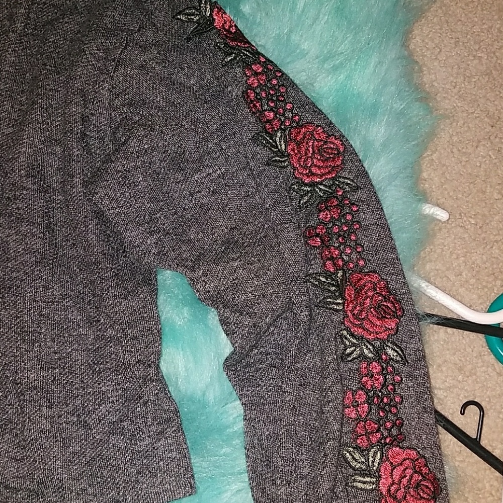 Cropped Embroidery Flower Hoodie